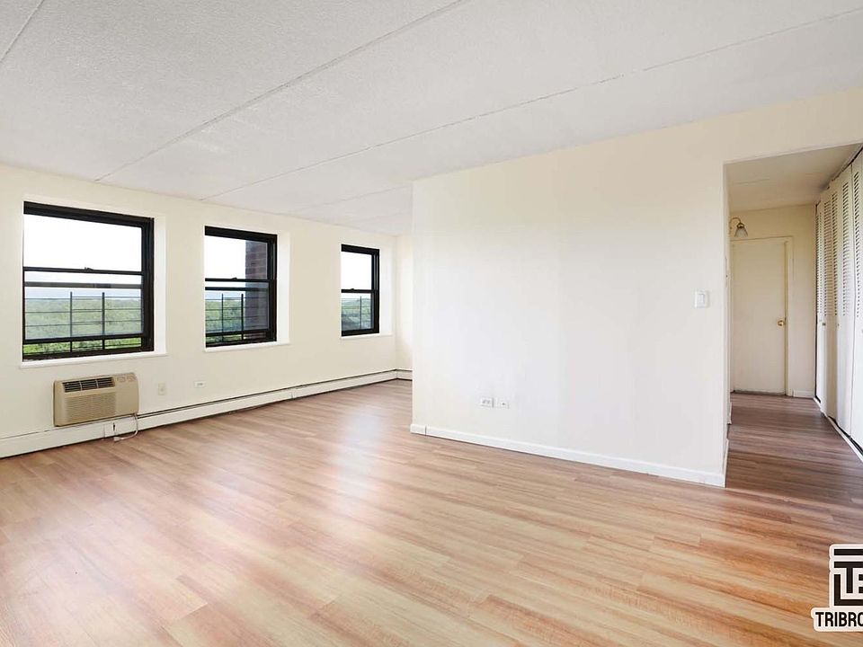 1st image of 21 Bennett Ave #6D