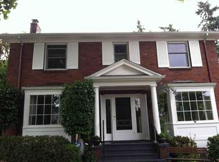 2102 NE Park Rd, Seattle, WA 98105