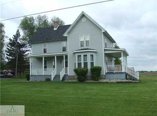 2537 Loomis Rd, Saint Johns, MI 48879