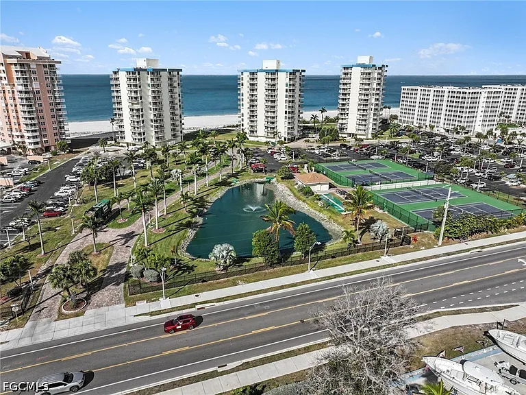 7330 Estero Blvd #906 — Photo 26
