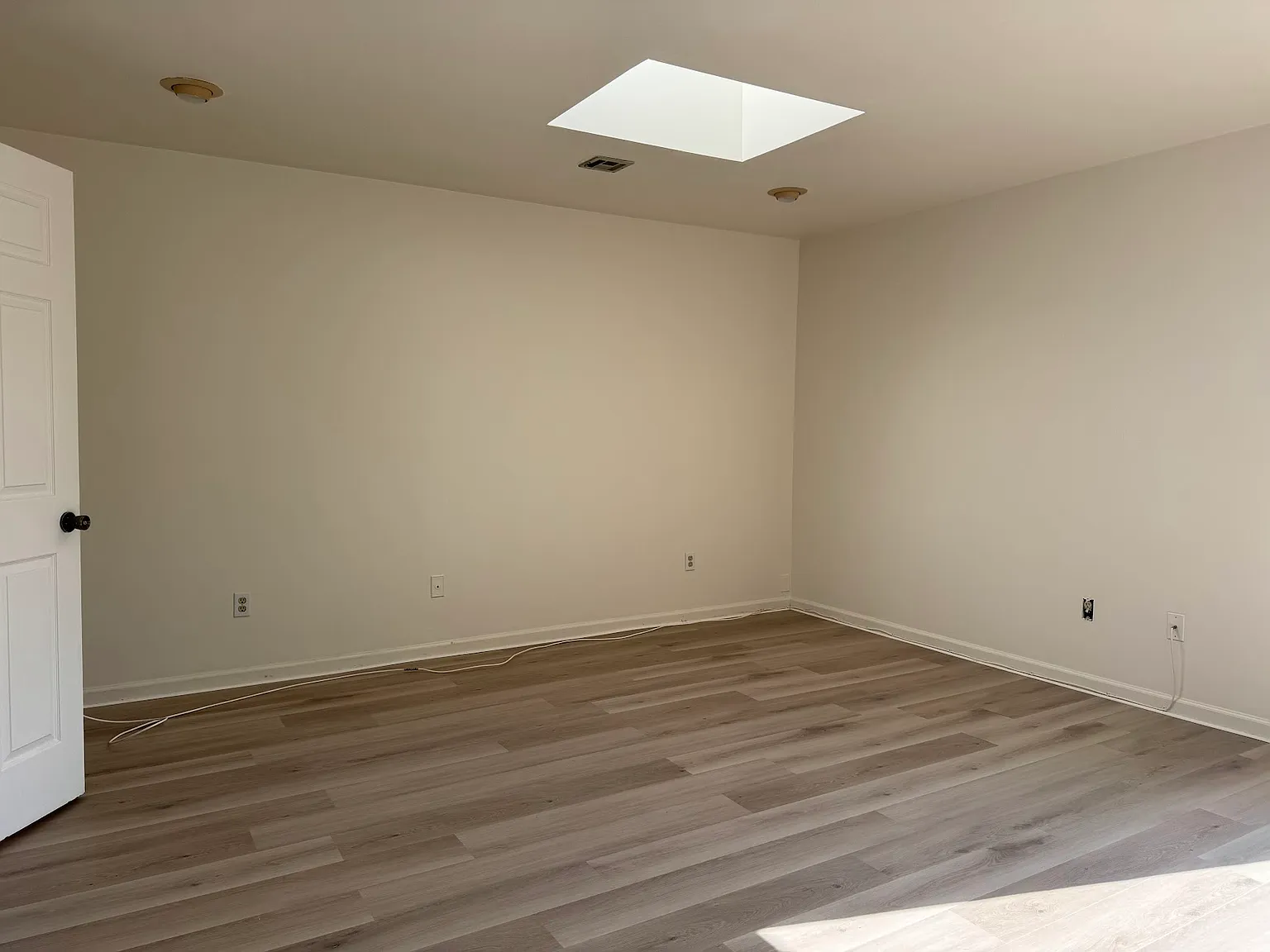 2 bed, 2000 sqft, $800 — Photo 2