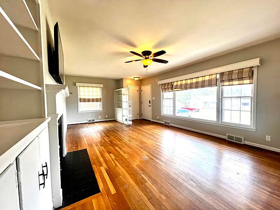 4th image of 324 Woodsland Dr