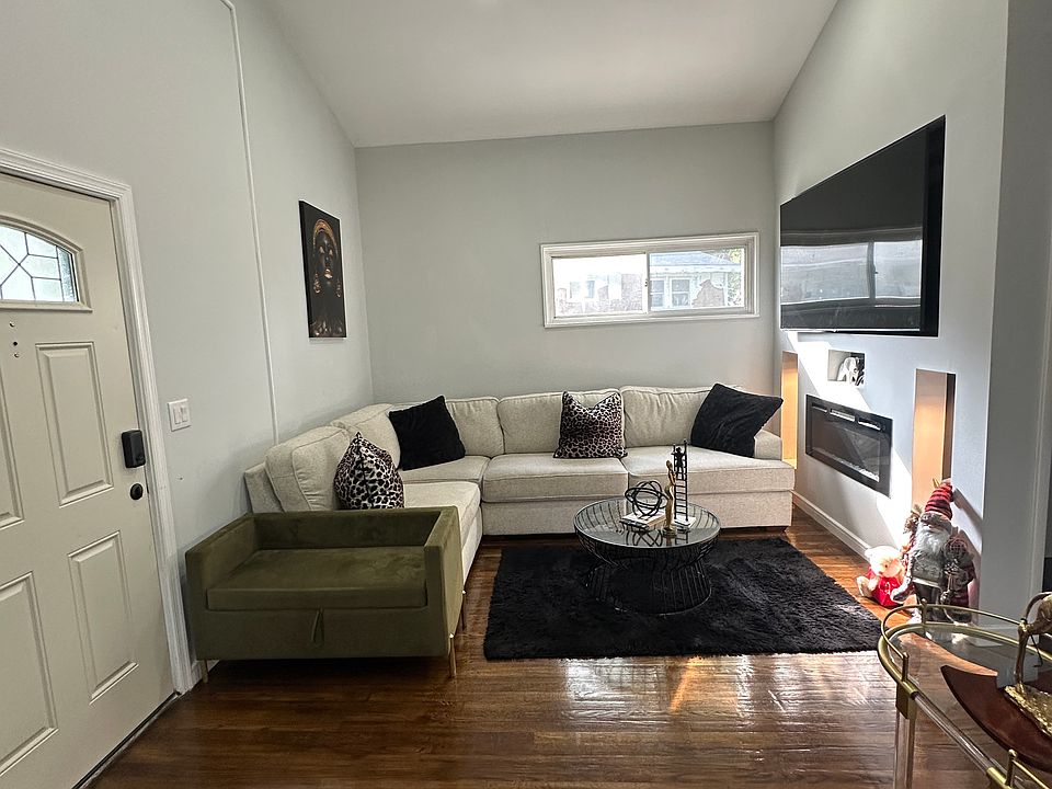 1st image of 902 Phylen Ct