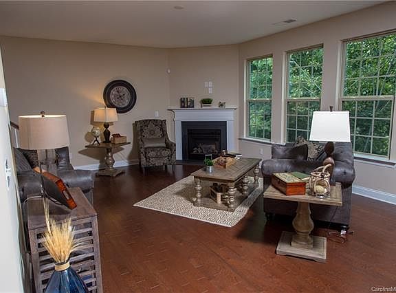 5th image of 1137 Victoria Blake Ln