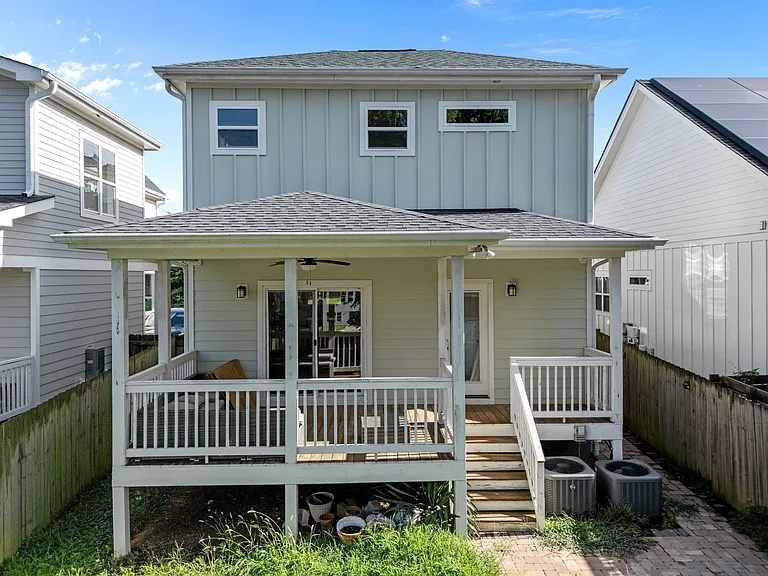 536 E Lenoir St — Photo 32