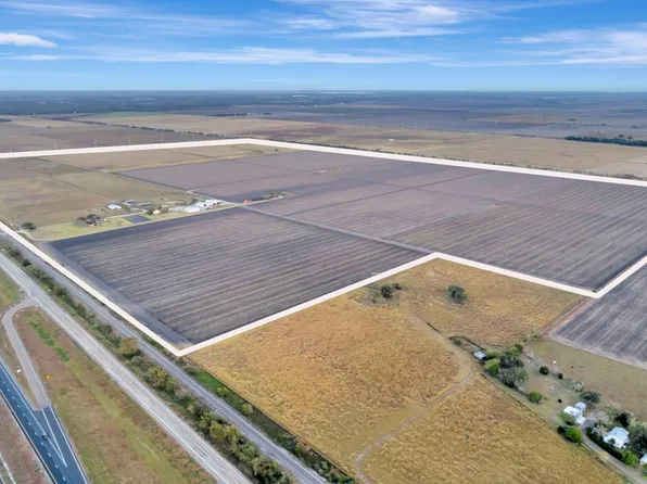 5629 Us Highway 59 S, Edna, TX 77957