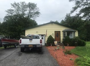 8748 Whiting Rd, Cicero, NY 13039