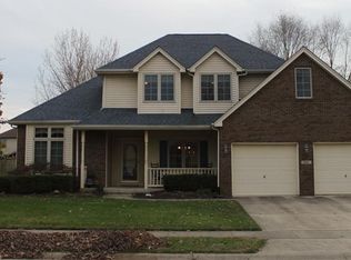 2061 Pinewood Dr, Columbus, IN 47203