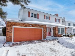 935 Parkhaven Ave, Ottawa, ON K2B 5K4