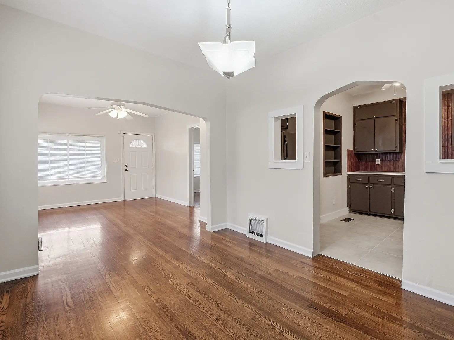 3 bed, 1643 sqft, $1,975 — Photo 4