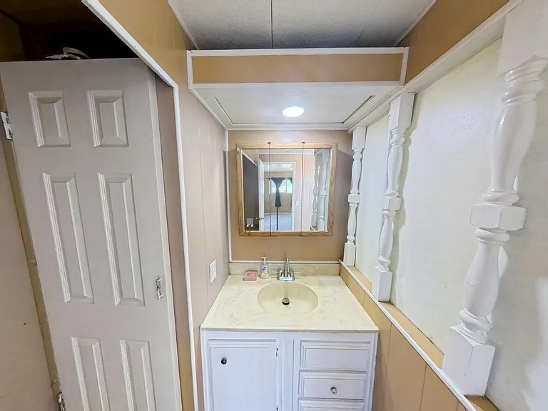 30100 Lakeview Ave — Photo 17