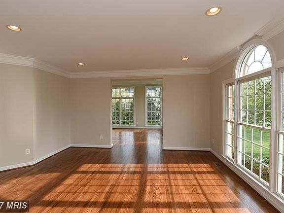 5th image of 18760 Upper Meadow Dr