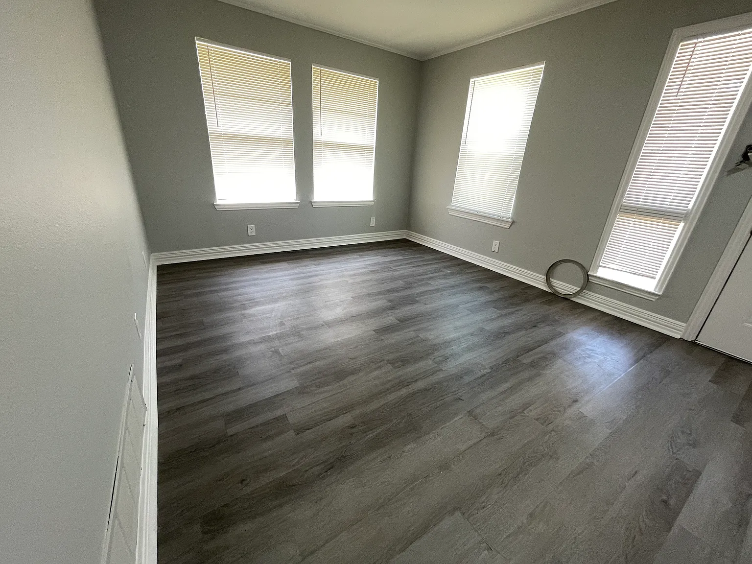 709 Barnes St — Photo 4