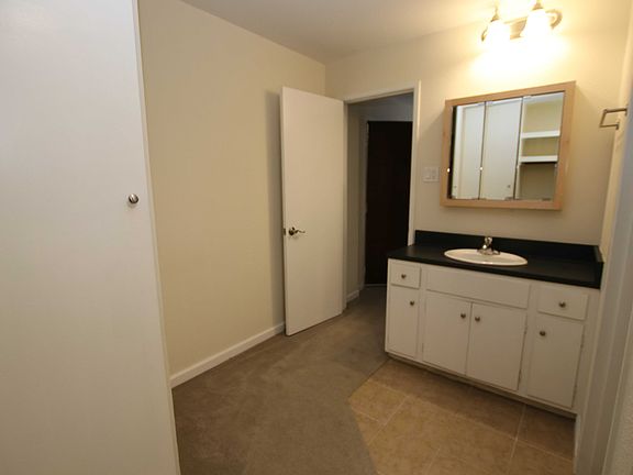 5th image of 1253 Bush St APT 201