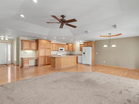 4th image of 929 S 12th St