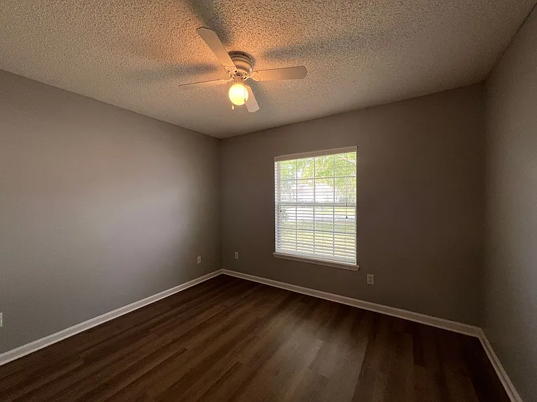 8382 S Stelling Dr — Photo 16