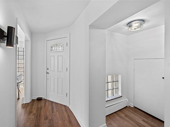 3rd image of 310 Margaret St