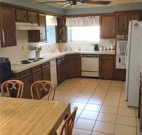 2nd image of 15409 Mauna Loa Ln