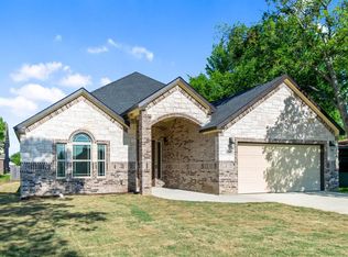 1605 Hardy Rd, Grand Prairie, TX 75051
