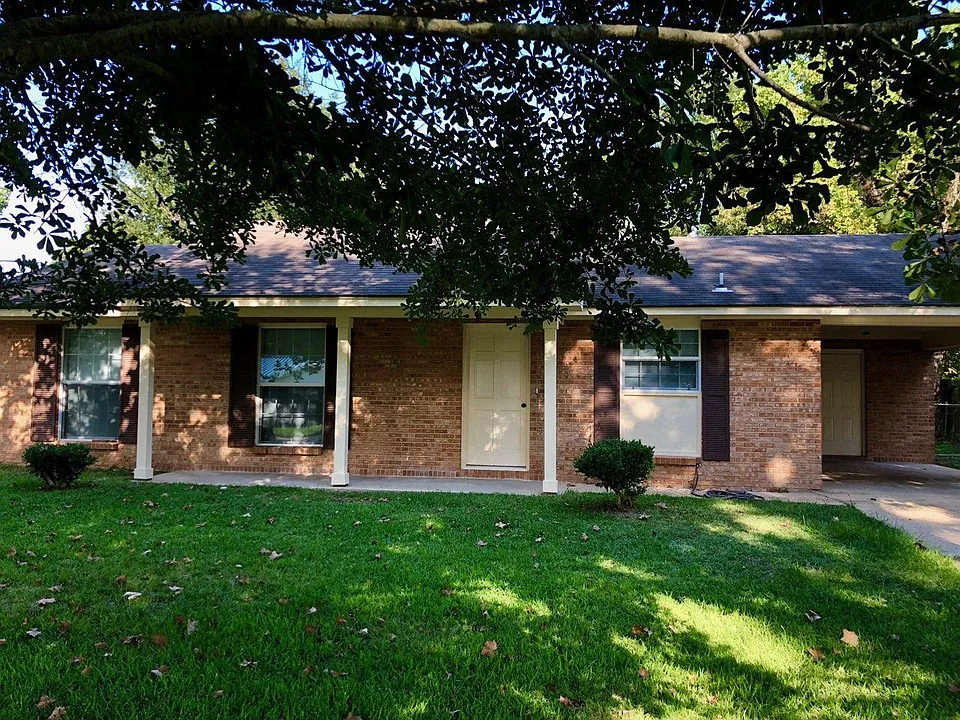 105 Stennis Ave