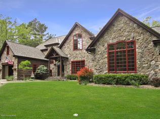 27 Spring Brook Cir, Lakeville, PA 18438