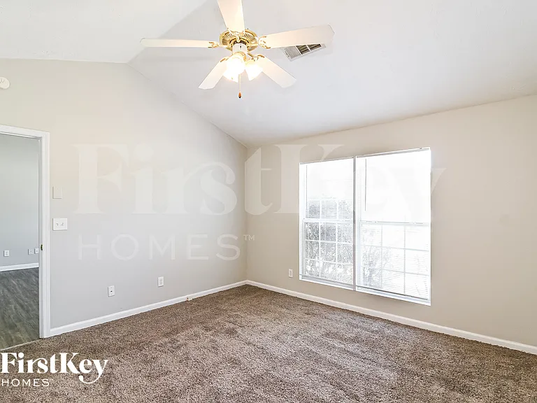 420 Underwood Ct — Photo 11