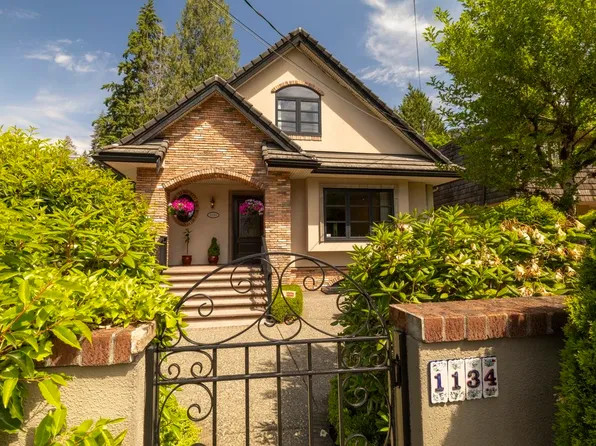 1134 Montroyal Blvd, North Vancouver, BC V7R 2H7