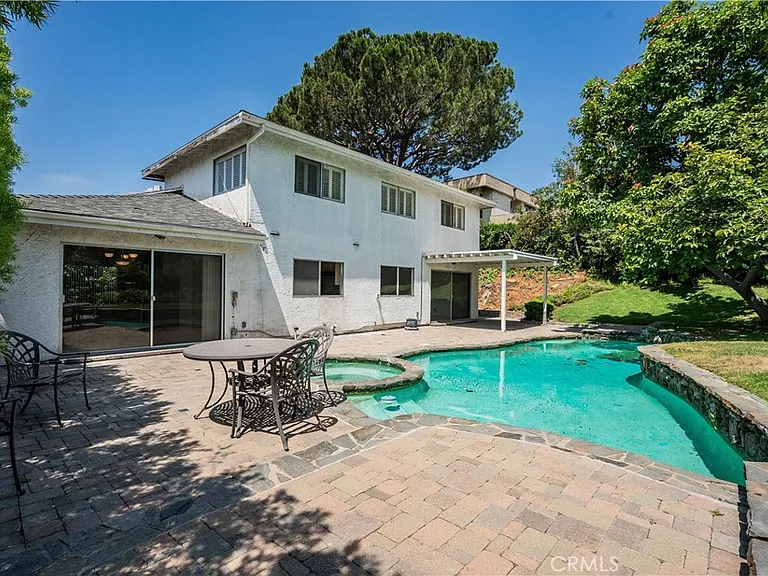 2396 Venus Dr — Photo 2