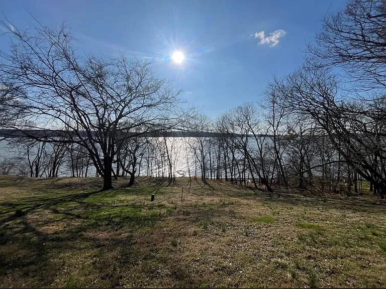 72 Lakeview Dr #3 — Photo 4