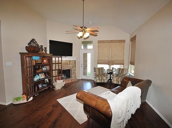 2nd image of 906 Mangrove Dr