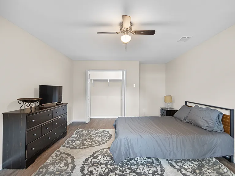 405 Maple St #B — Photo 10
