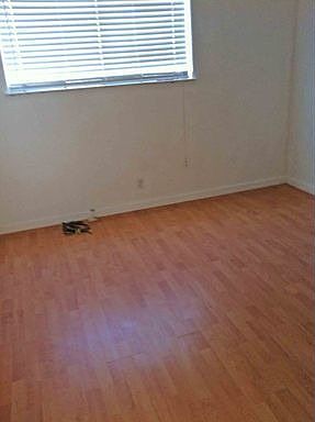 5th image of 432 Skall Dr