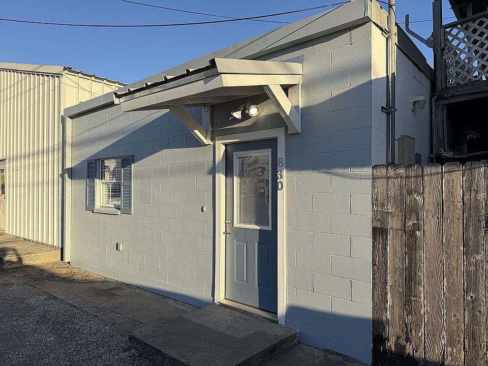 1st image of 830 W Main St