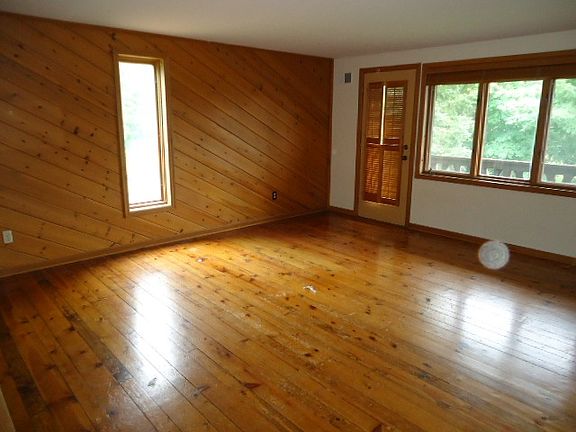 4th image of 1150 Pine View Dr