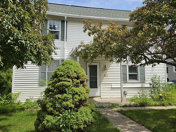 2nd image of 921 Newell Ave