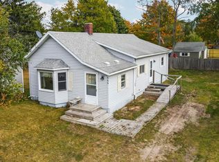 966 Frankfort Ave, Elberta, MI 49628