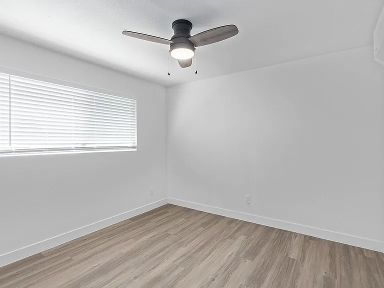 113 W Broadway Rd #2 — Photo 22