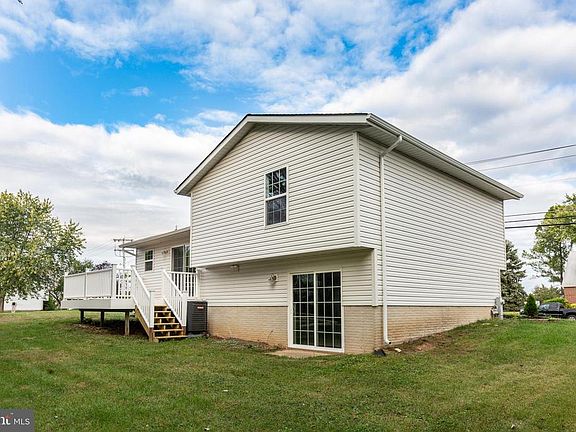 5th image of 698 Windsor Dr