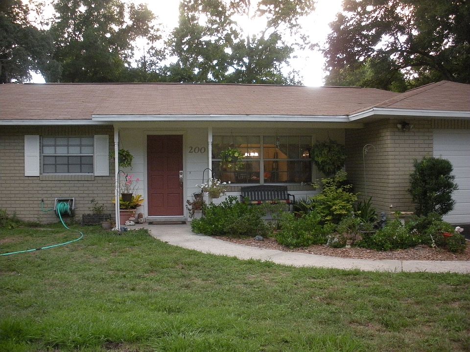 1st image of 200 NE 50th Ct