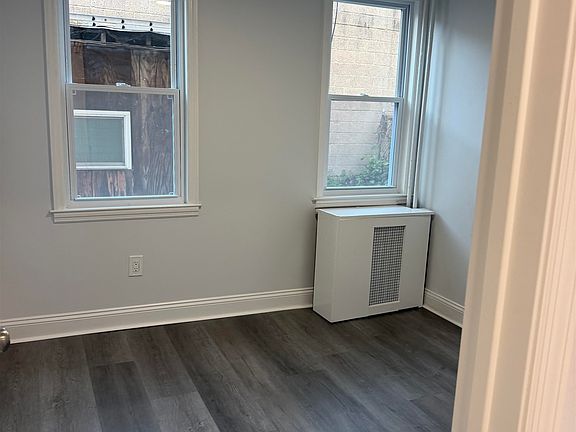 4th image of 708 8th St Floor 1