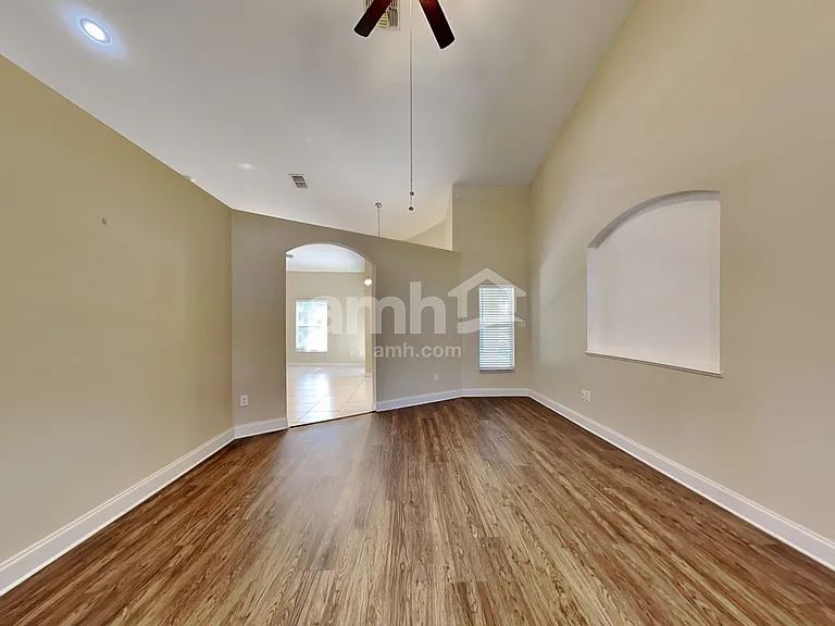 2187 SW Algiers St — Photo 5