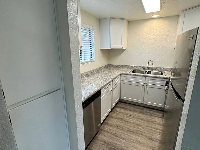 6 Dakota Dr #D — Photo 6
