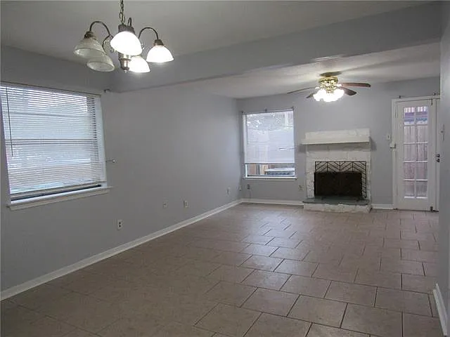 2 bed, 1.5 bath, 1200 sqft, $1,500 — Photo 3