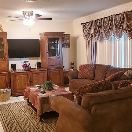 5th image of 1935 Villa Rosa Dr