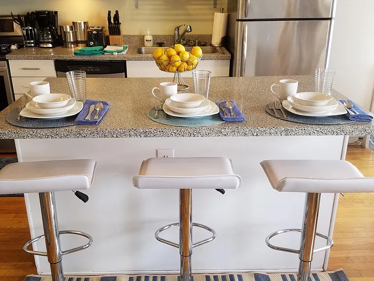 Kitchen Island. Fully equipped kitchen.