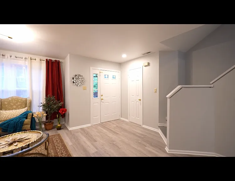 110 Magnolia Ct — Photo 2
