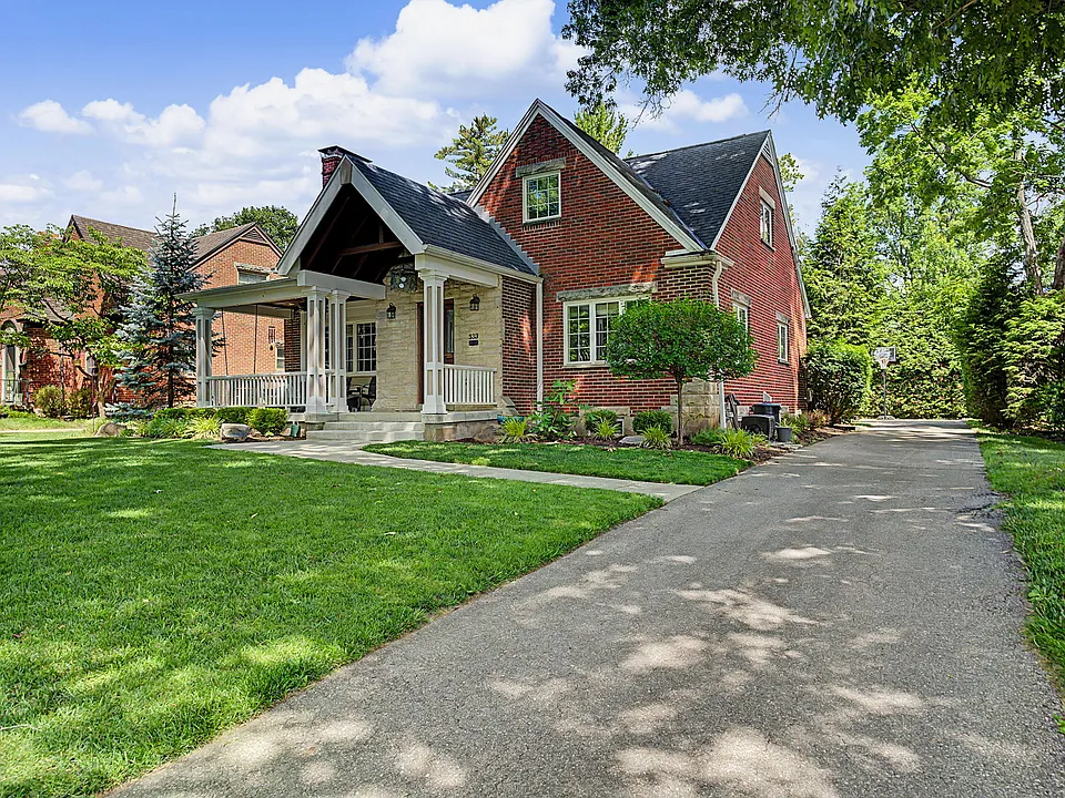 333 E Thruston Blvd