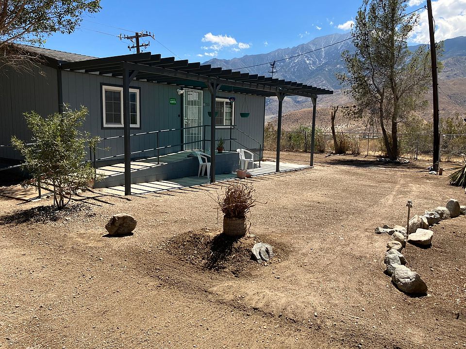 Front of Emerald Cottage looking towards Mt San Jacinto