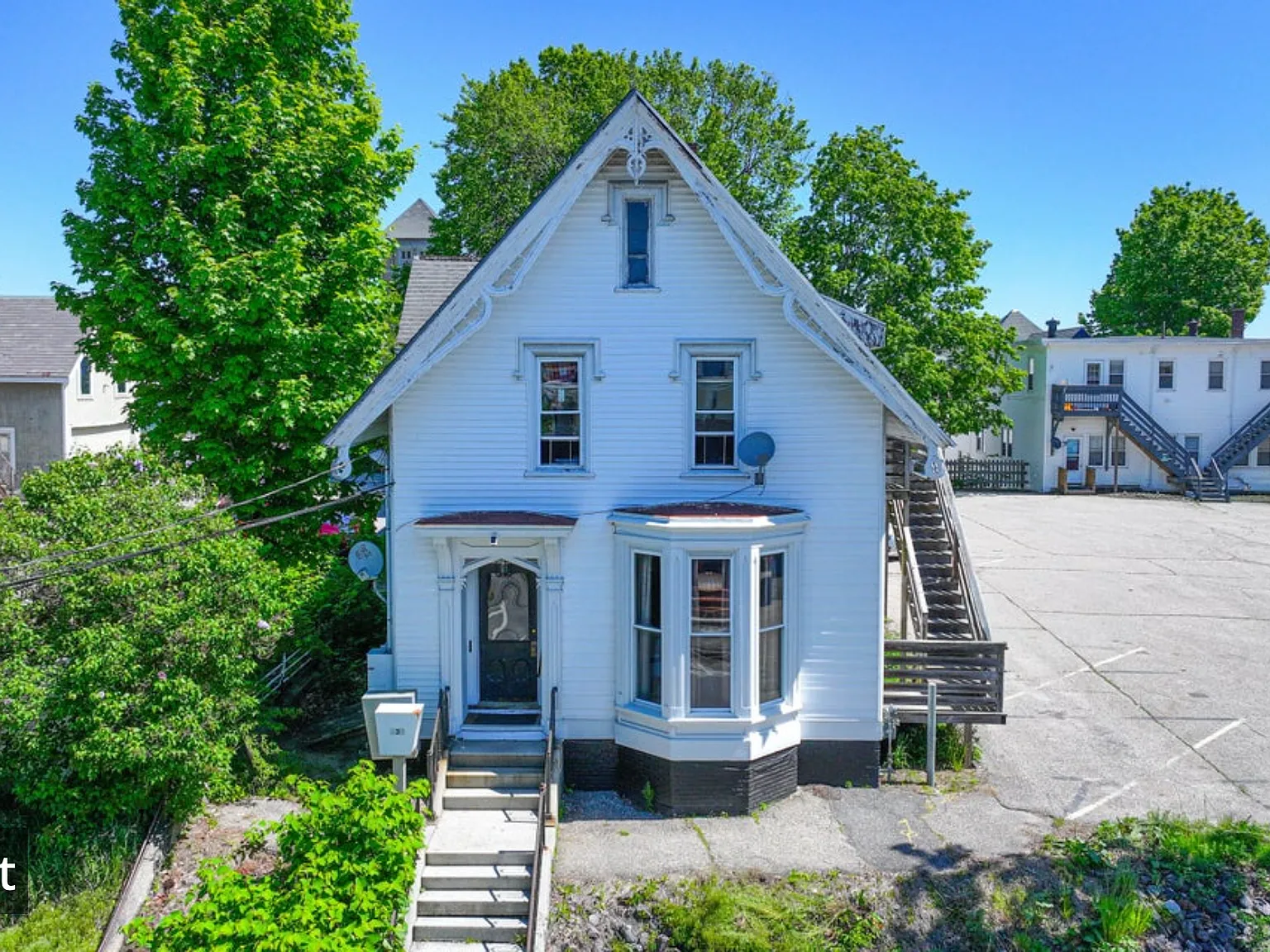 330 Main St — Photo 1