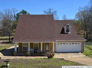 2090 Taryn Ln, Nesbit, MS 38651